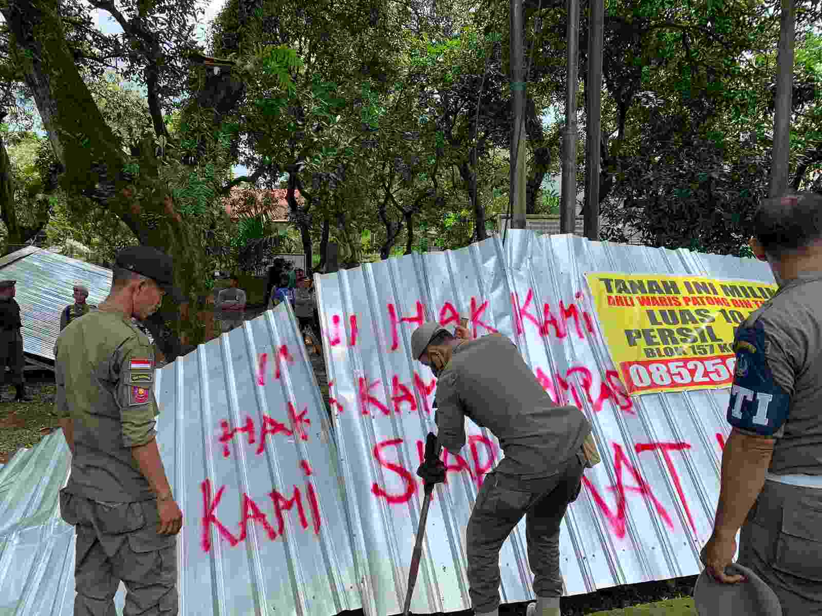 Satuan Polisi Pamong Praja (Satpol PP) Sulsel berhasil melakukan penertiban di sekitar lokasi Instalasi Kebun Benih Hortikultura (IKBH)