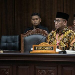 KPU Bantah Tudingan Ganjar-Mahfud Sebut DKPP Melindungi Hasyim Asy'ari. (ANTARA FOTO/Aprillio Akbar).