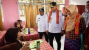 Pj Gubernur Sulsel Uji Coba Makan Bergizi dan Pemeriksaan Kesehatan Gratis di Luwu