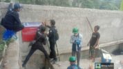 Dinas Lingkungan Hidup Kota Bekasi Tutup Pipa Limbah Laundry Diduga Penyebab Pencemaran Kali