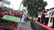 Wali Kota Bekasi Tri Adhianto Bersama Jajaran Saat Menyambut Peserta Pawai Muharam