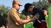 Wali Kota Bekasi Tri Adhianto Lepas Tim Sepakbola ke Korea Selatan