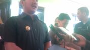 Bupati Bekasi Ade Kuswara Ditemui Usai Mengahadiri Acara Serah Terima Aset di Kantor Pemerintahan Kota Bekasi, Selasa (22/7/2025)
