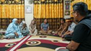 Gubernur Sulawesi Selatan, Andi Sudirman Sulaiman Mengunjungi Kediaman Almarhum Muhammad Akbar Basri atau Abay, Salah Satu Staf Humas DPRD Kota Makassar yang Menjadi Korban Kebakaran Saat Unjuk Rasa di DPRD Makassar pada (29/8/2025) malam.