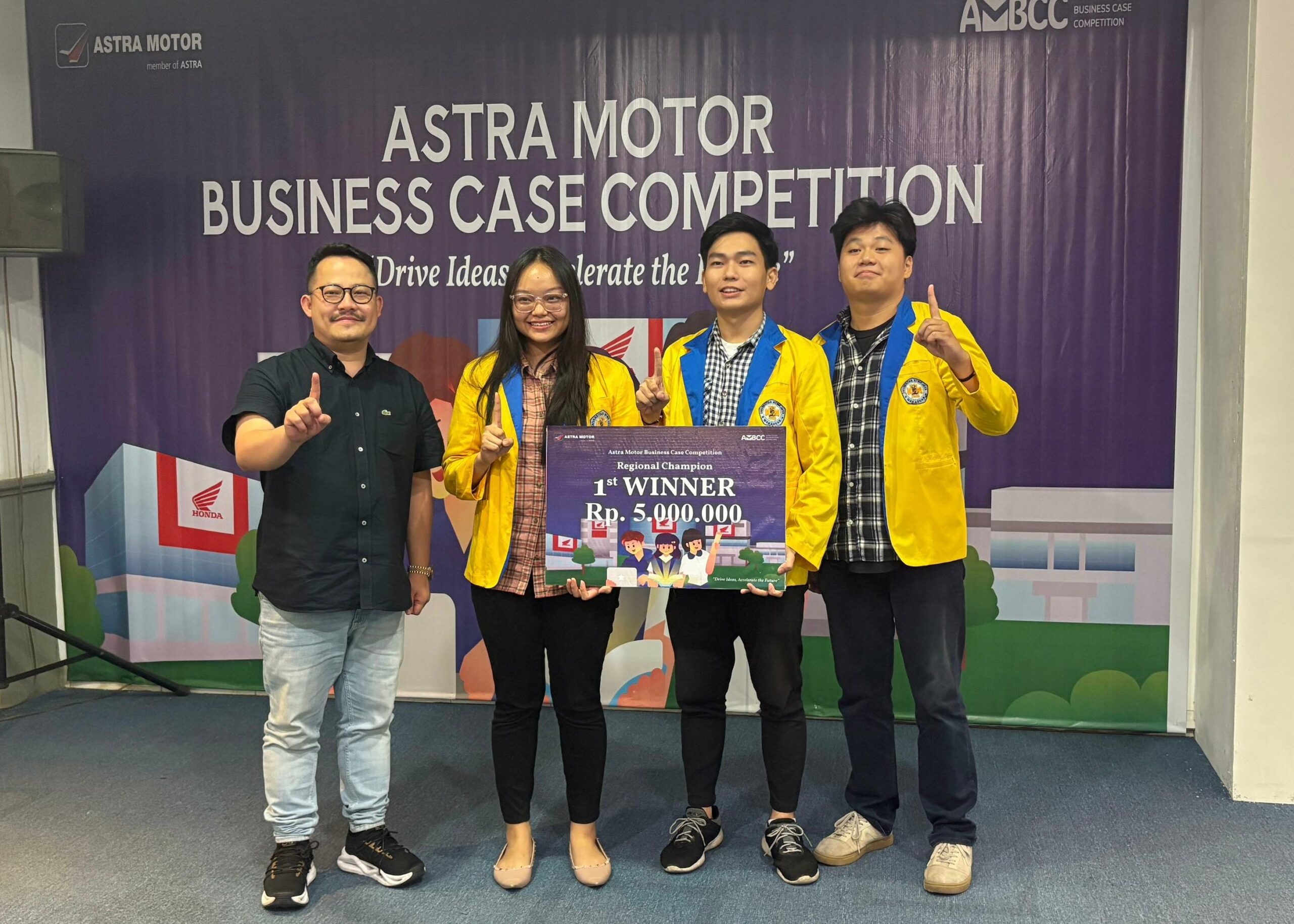 Tim Atma Jaya Wakili Sulsel ke Nasional di Astra Motor Business Case Competition 2025