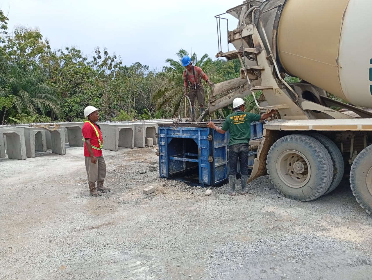 Kalla Beton Pasok Produk U-Ditch untuk Perkuat Infrastruktur Drainase di Proyek Jalan IKN