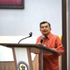 Wakil Presiden ke-10 dan ke-12 Republik Indonesia, Jusuf Kalla, Saat Hadir Sebagai Pembicara Utama dalam Kegiatan Sarasehan Ekonomi yang Diselenggarakan oleh Ikatan Keluarga Alumni Ilmu Ekonomi (IKAIE), Fakultas Ekonomi dan Bisnis Universitas Hasanuddin